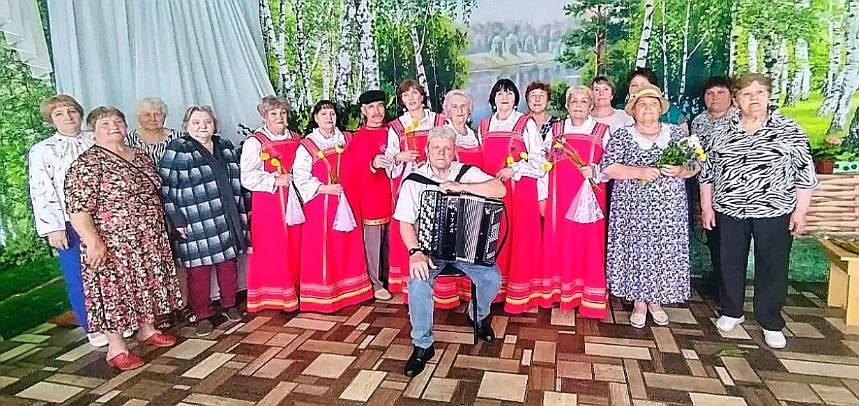 Тепло и с благодарностью встретили вокальную группу "Отрада" Тамалинского ДК под руково...