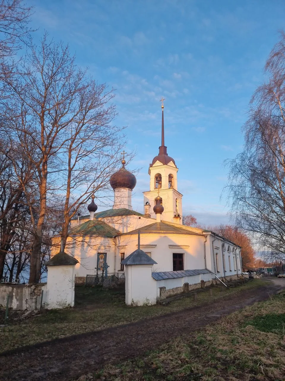 Молитва «Господи, помилуй»  Из всех молитв, какие знаю, Пою в душе иль вслух читаю, Какою дышит дивн