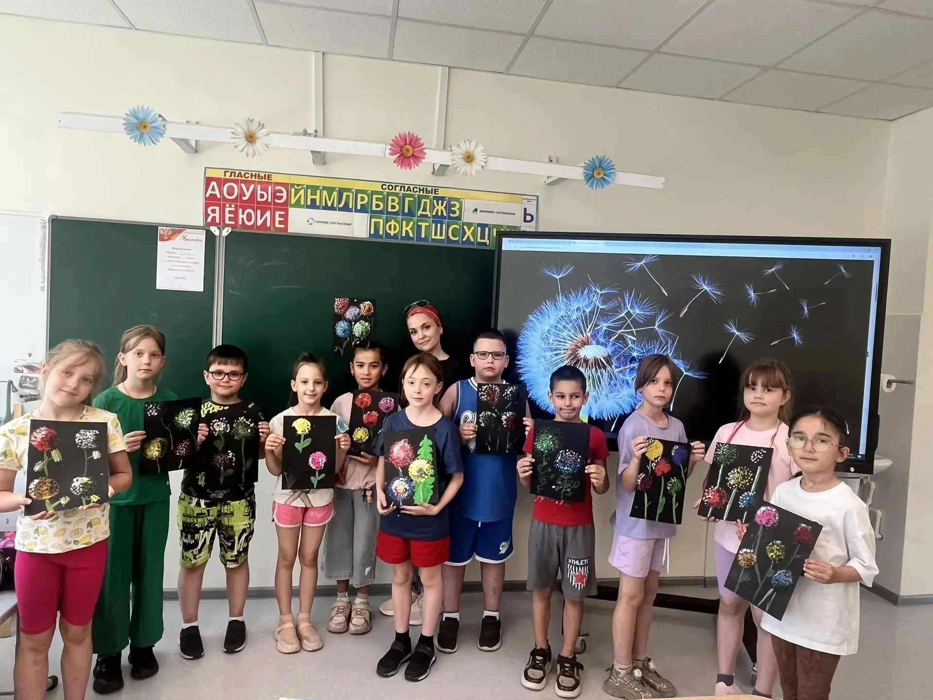 🌞Лето, творчество и одуванчики — что может быть лучше?

🎨10 июня в Серебряных Прудах на базе школы