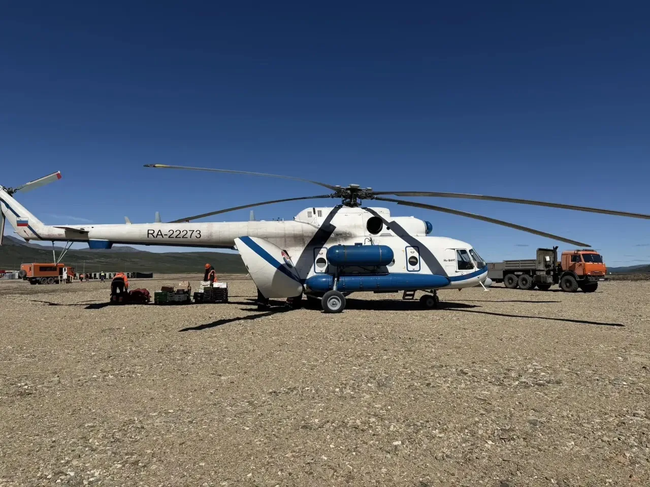 С праздником! 🥳 🚁 ✈️ 🇷🇺