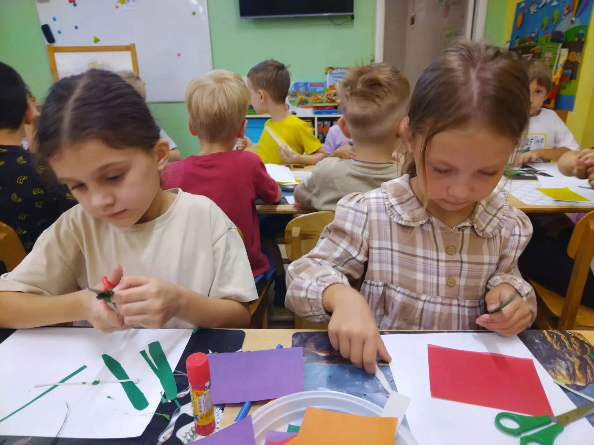 🌺 В рамках тематического дня "До свидания, лето!" в старшей группе 3 прошла коллективн...
