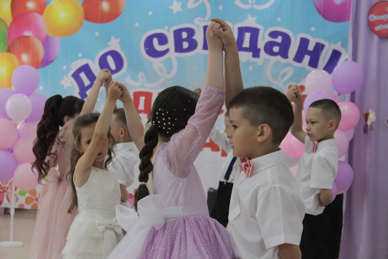 🎉 Выпускной в детском саду: приключения в «Школе нового поколения»! 🎉