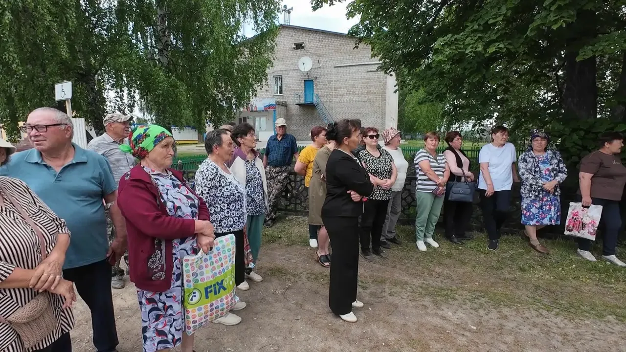 На нас смотрели 50 пар глаз и сказали: "Вы наша последняя надежда".