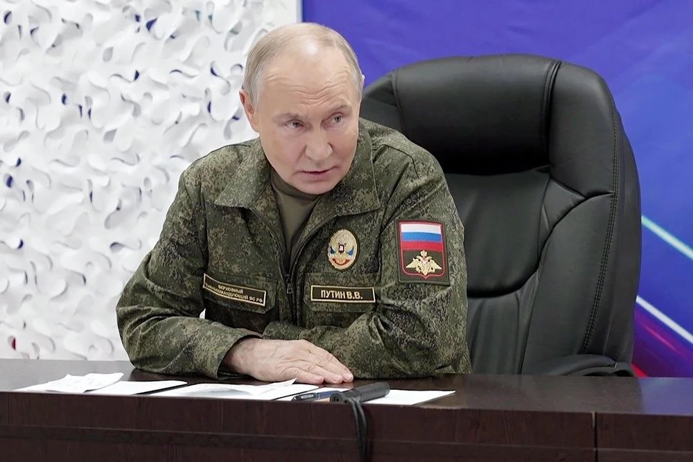 Сегодня нашему Верховному Главнокомандующему исполняется 74 года! Здоровья  и Победы ем...