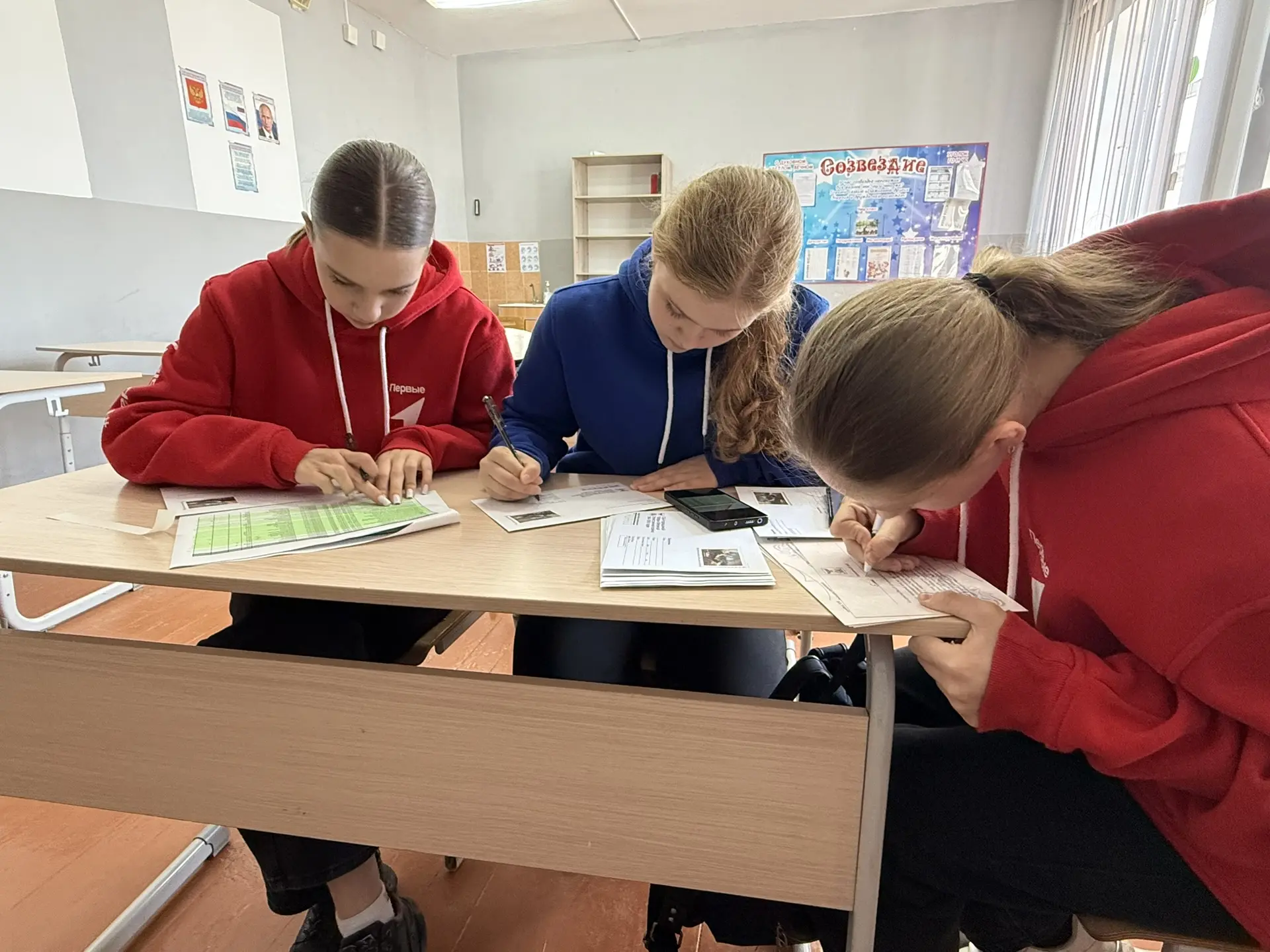 Тепло сердец — в каждой открытке! ✨

Активисты «Движения Первых» с особым трепетом подготовили поздр