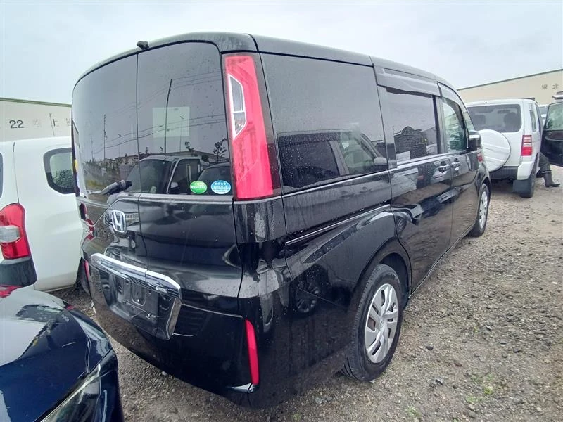 🇯🇵Получили фотоотчёт о прибытии на ярд Honda StepWGN, выкупленного для нашего клиента   ➤Год: 2015 ➤