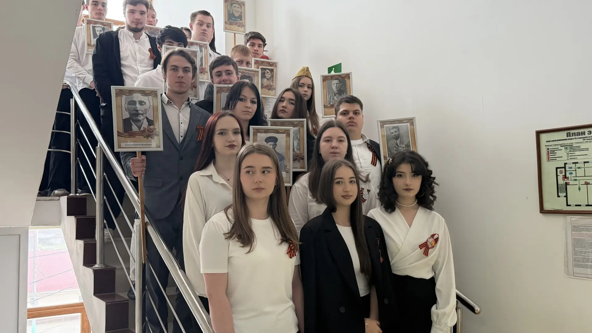 🪖 В КЧФЮК прошла акция «Бессмертный полк» в честь 9 Мая