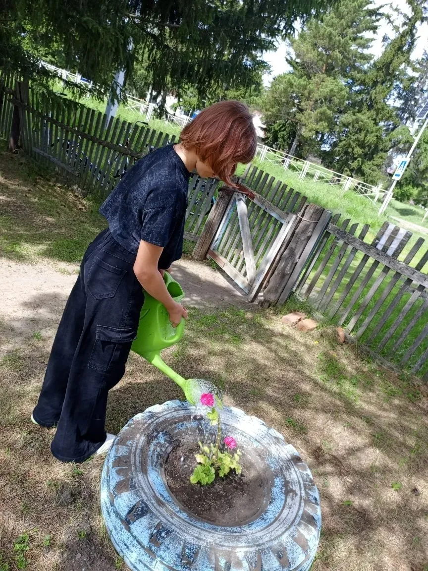 Наши орлята с большой радостью приняли участие в акции «Посади цветок», направленной на...