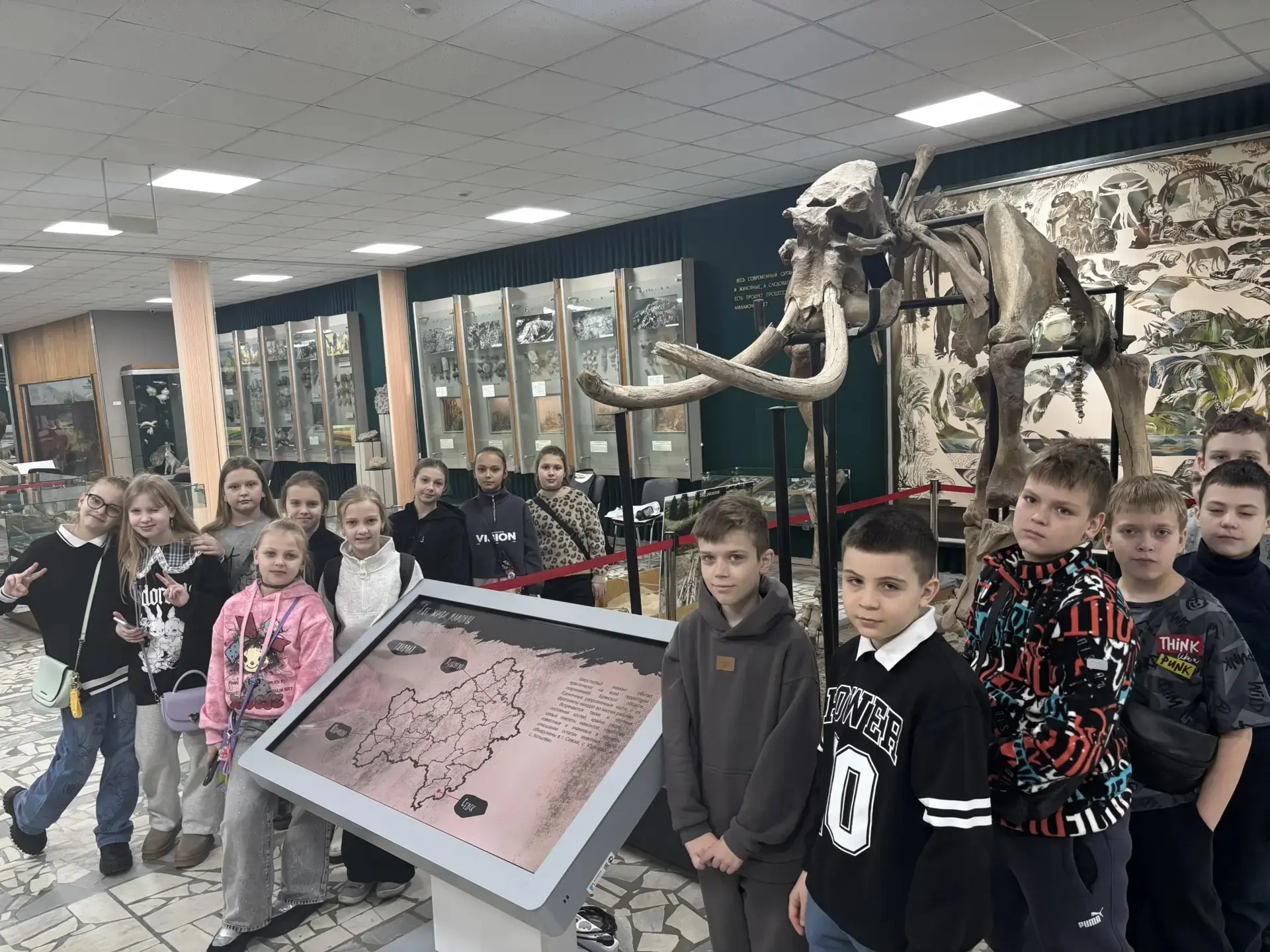 🎯📚 Мы продолжаем изучать историю нашей Родины! Учащиеся 4Д класса вместе со своим мудрым наставником