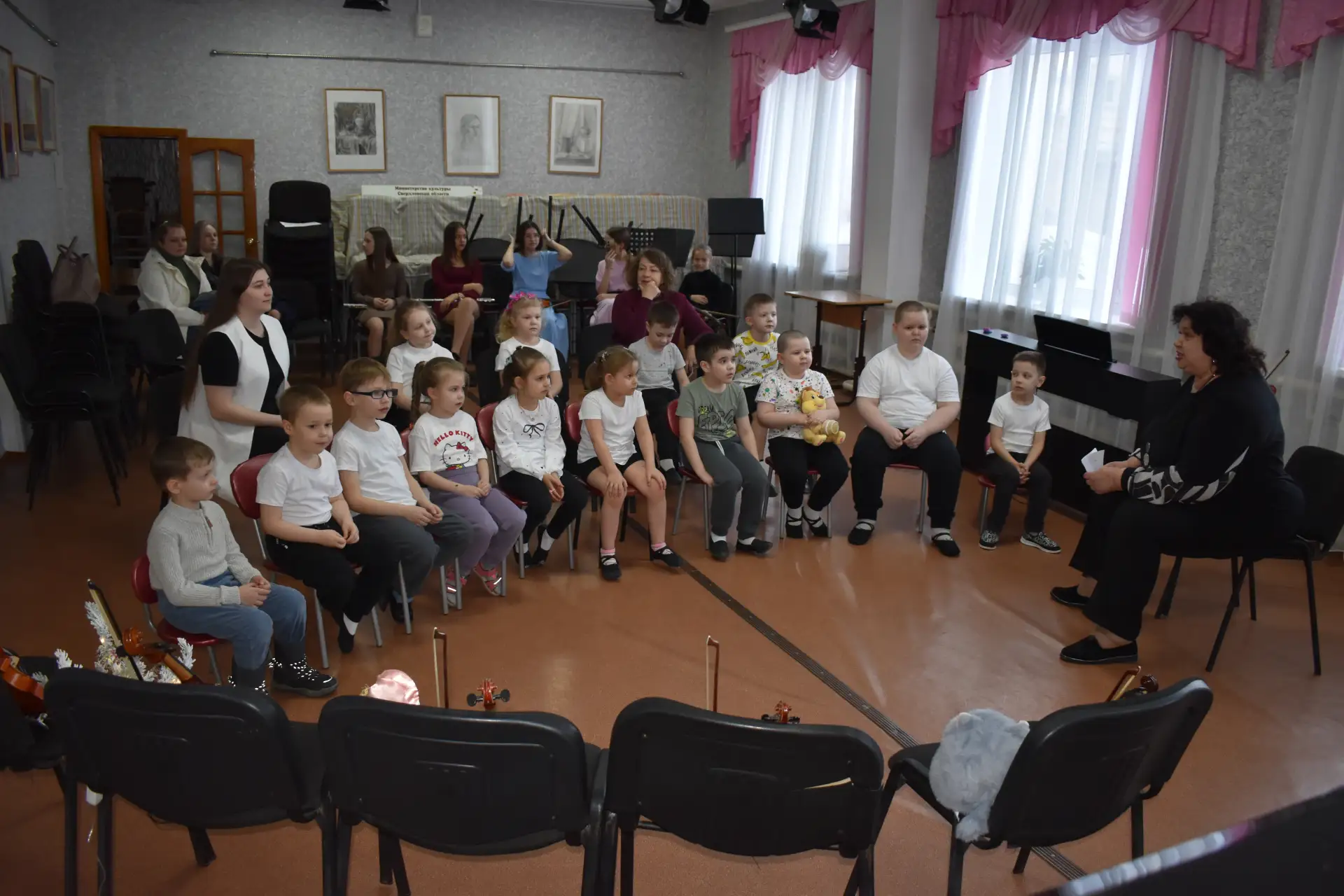 🎻 Встреча с волшебным миром музыки: знакомство с ее Величеством - скрипкой!
