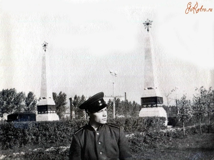 Обелиски при входе в Ленинград, 1950-е годы