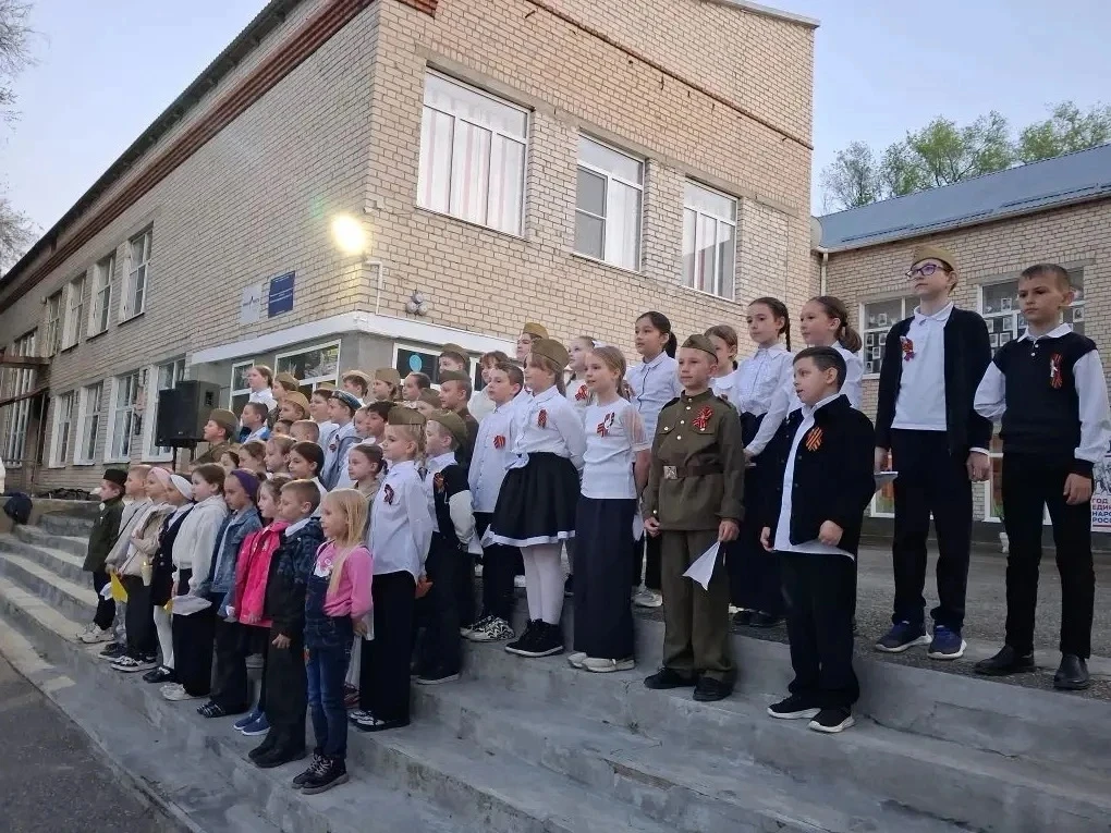 8 мая в МБОУ "СОШ №17" ст. Новомарьевской прошёл традиционный фестиваль фронтовой песни «Песни, опал