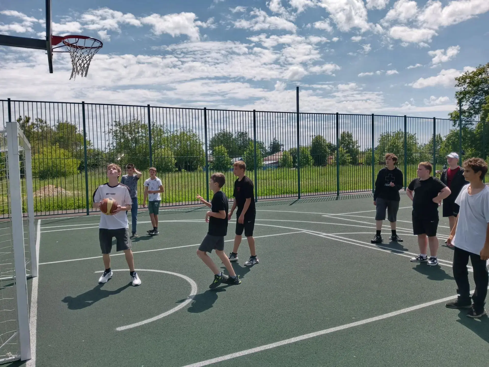Вечерняя перезагрузка на спортивной площадке! ⚽🏀🏐