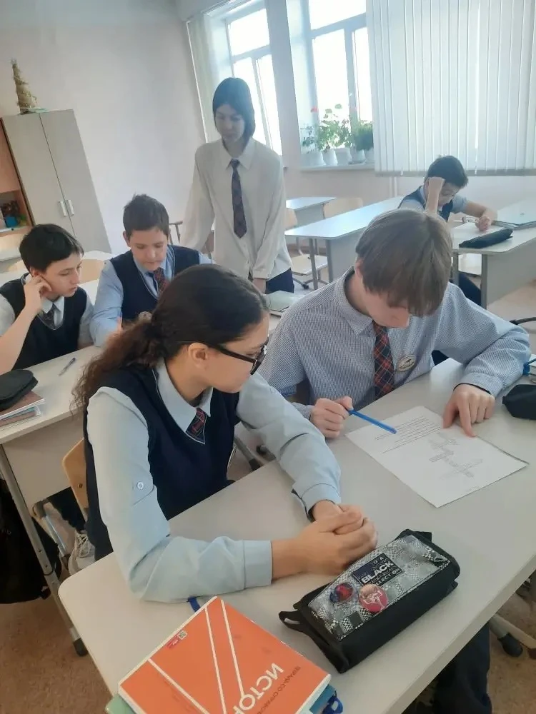 🗒️  7Г — защищаем проекты!  ✨ 14 и 18 мая в 7 гуманитарном классе состоялась защита проектно-исследо