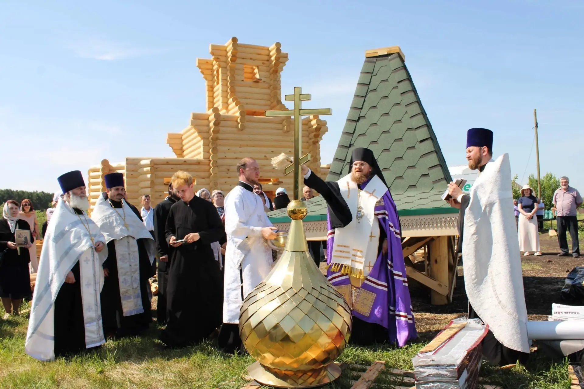 В селе Бобровское заложили камень в основание нового храма