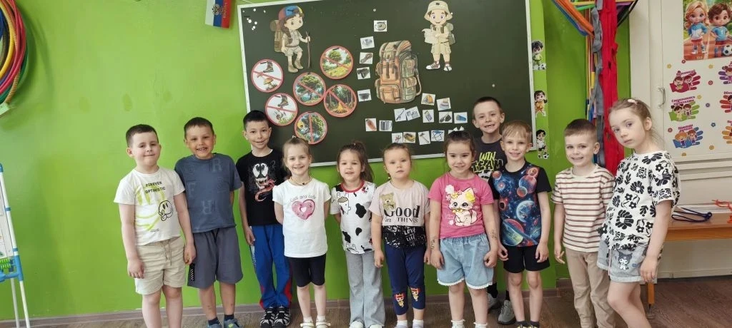 В нашем ДОУ прошло спортивное мероприятие «Маленькие туристы»! 🏕️🗺️