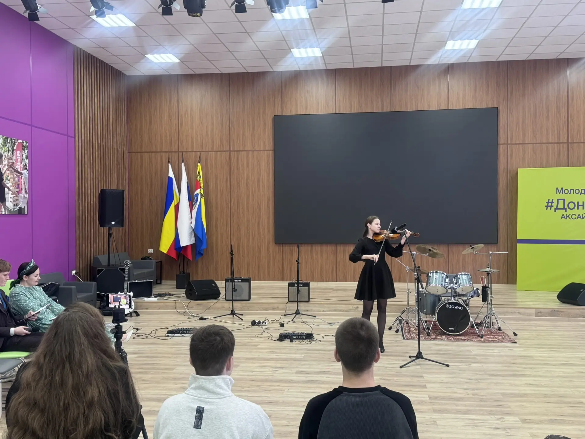 Друзья, хотим поделиться теплом, которое случилось этой весной! 🌸Всё началось с прекрасной идеи трёх