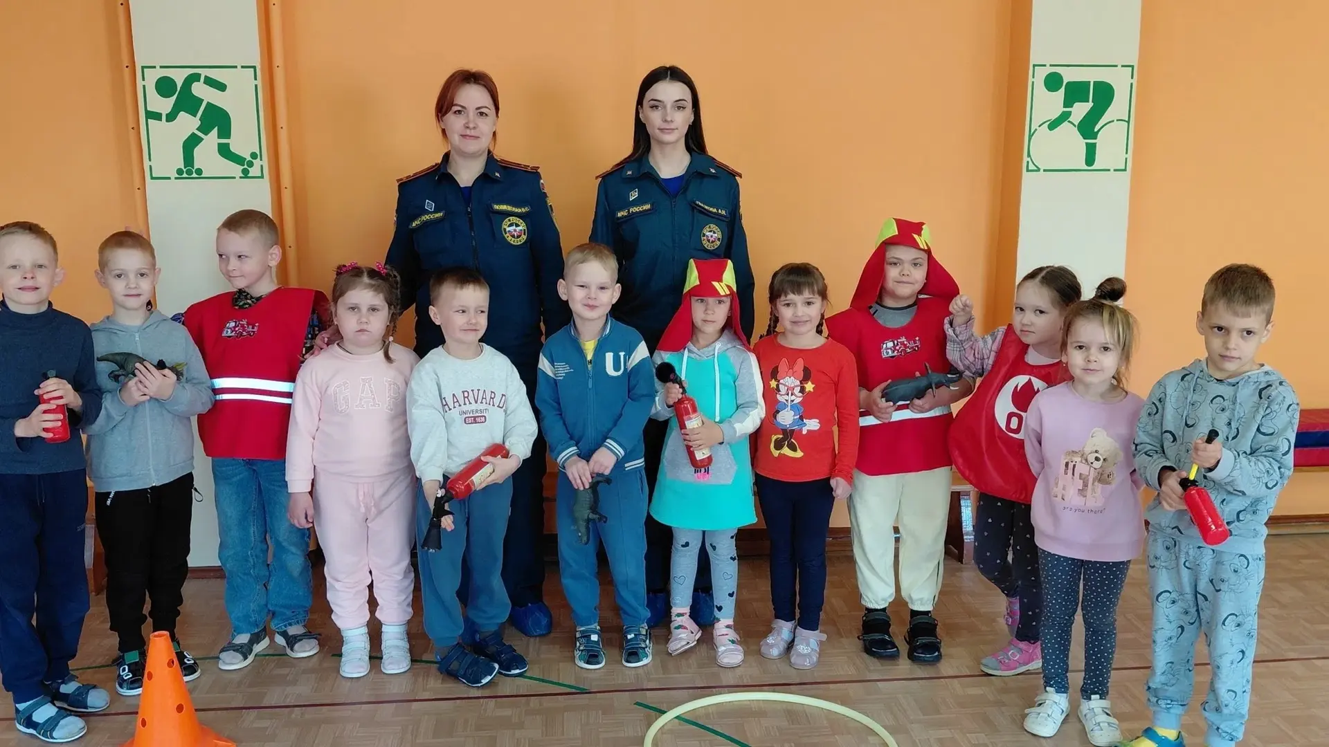 Наши юные спасатели в деле! 🚒

В нашем детском саду было по-настоящему жарко! 🔥  К нам в гости с в