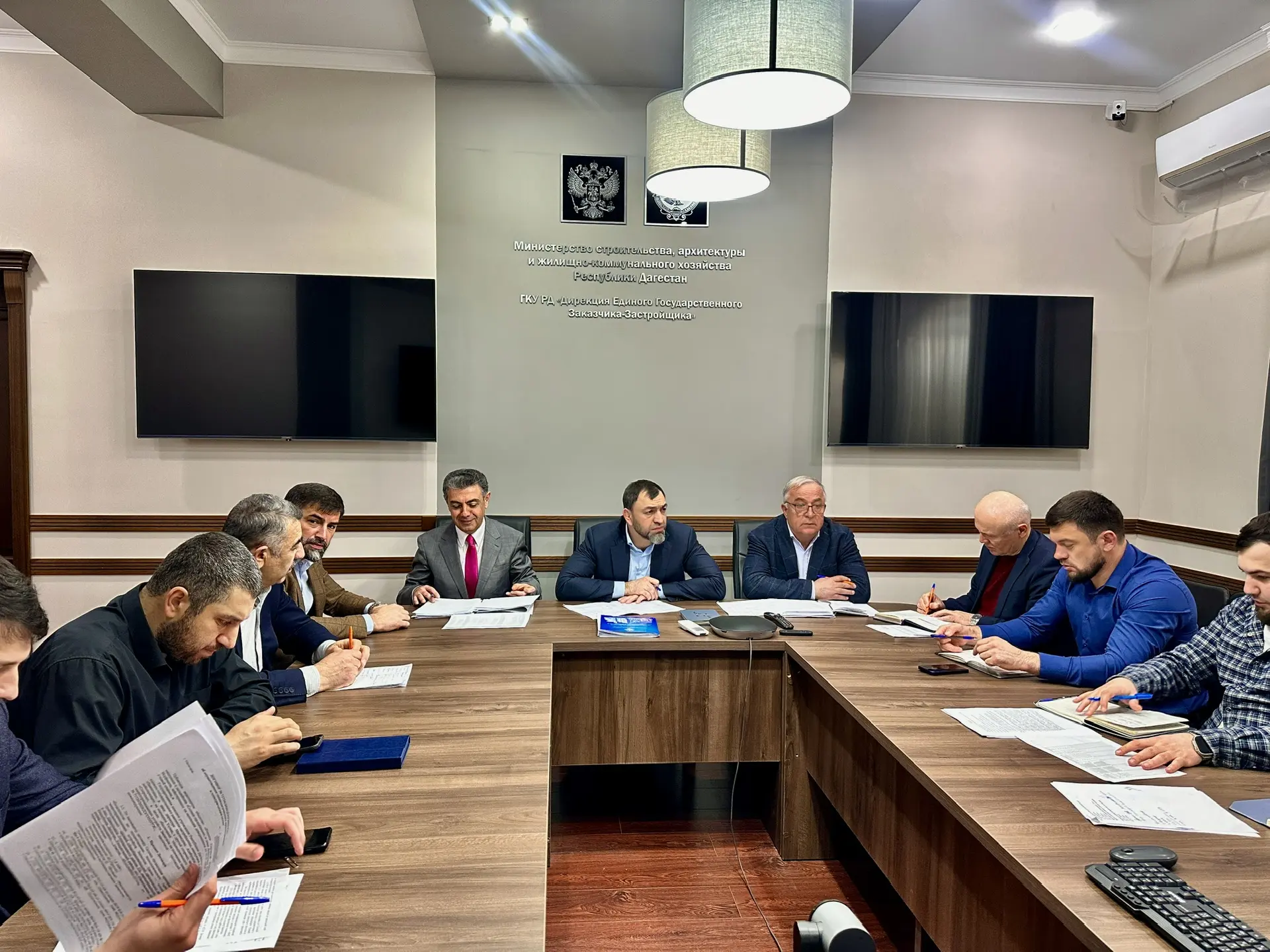 📑В Дирекции состоялось рабочее совещание под председательством руководителя Алибулата Магомедова, п