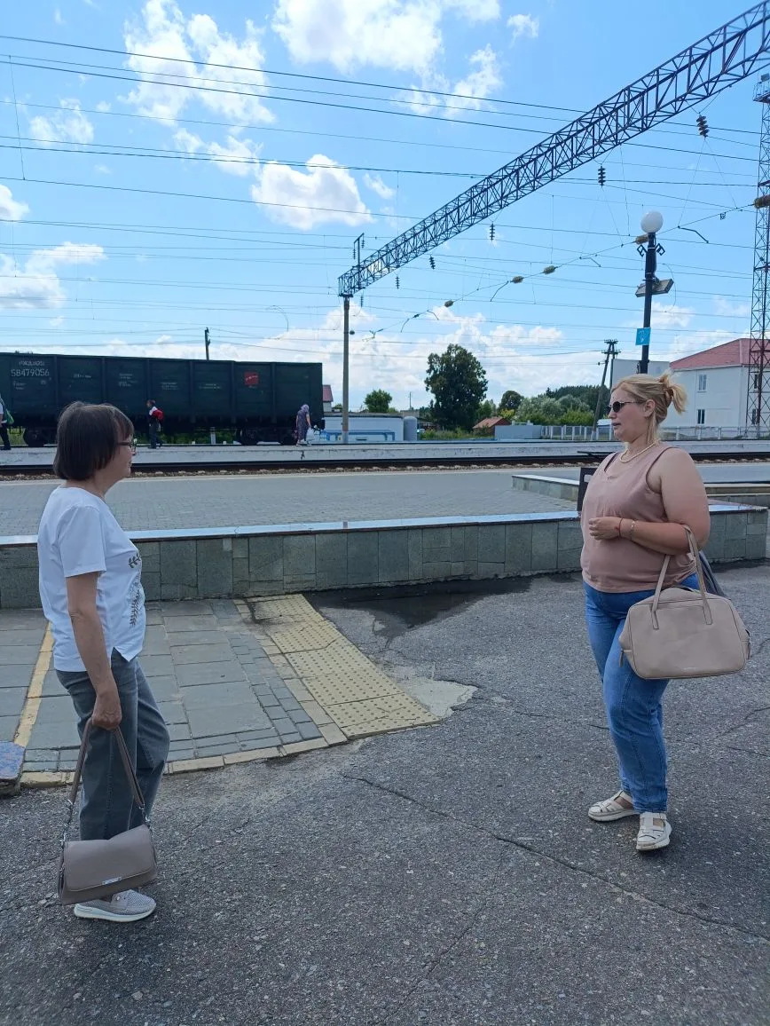 🚂 ВНИМАНИЕ, РОДИТЕЛИ! Опасность на железной дороге — это не шутка.

Сегодня педагогами и представит