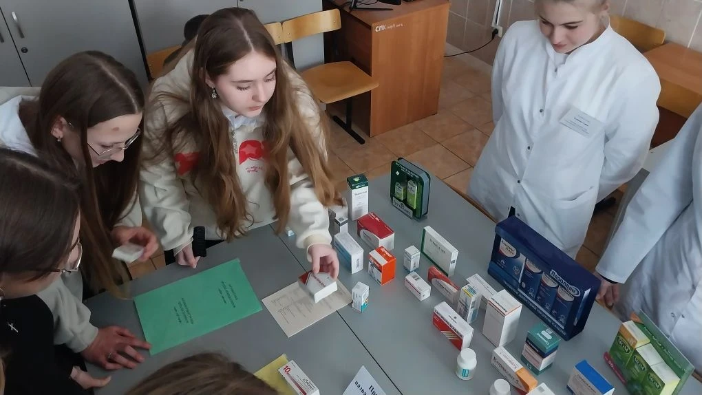 На прошедшей неделе сразу два класса отправились в увлекательное путешествие в мир профессий. Ребята
