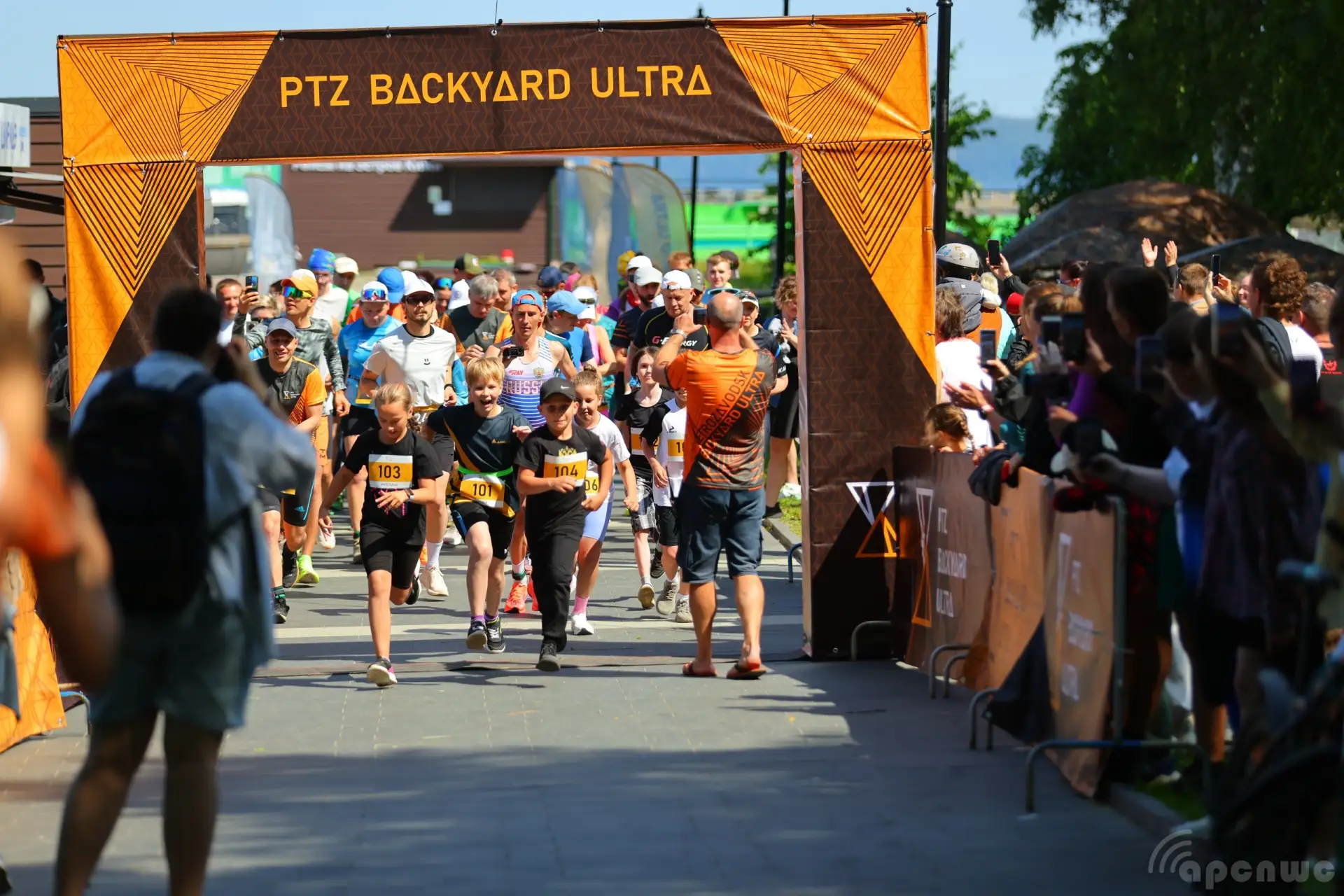 🏃‍♂ Ptz Backyard Ultra: 34 часа борьбы с собой и дистанцией

На набережной Онежского озера завершил