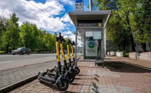 Следком России предложил ввести права для электросамокатчиков