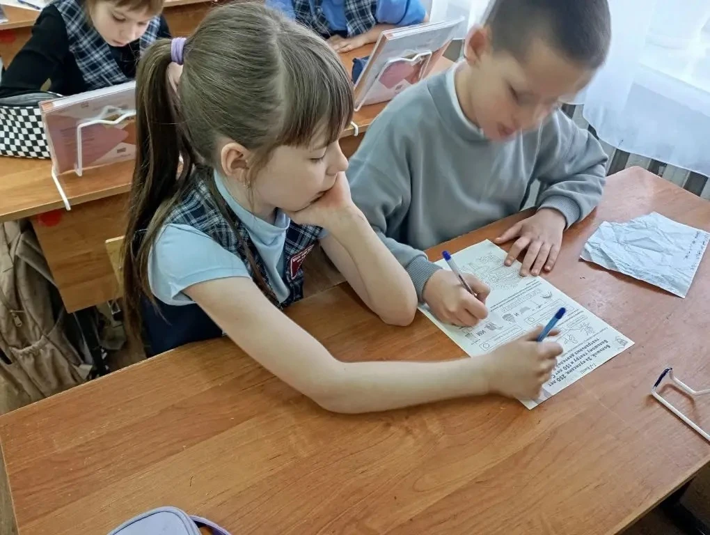 Сегодня, 23 марта, учебная неделя в нашей школе началась с традиционного занятия цикла «Разговоры о 