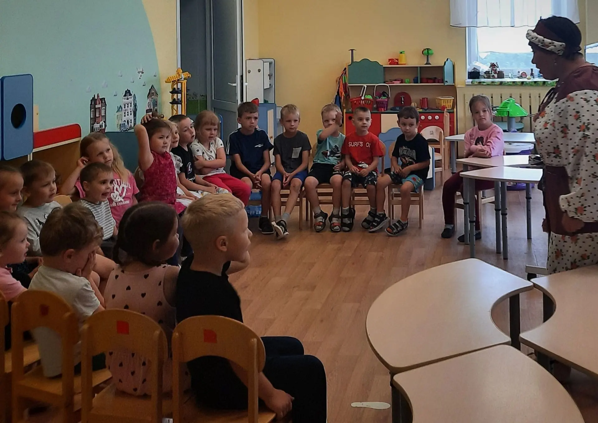 Накануне празднования дня города в группе "Почемучки" была проведена с детьми беседа о нашем городе 