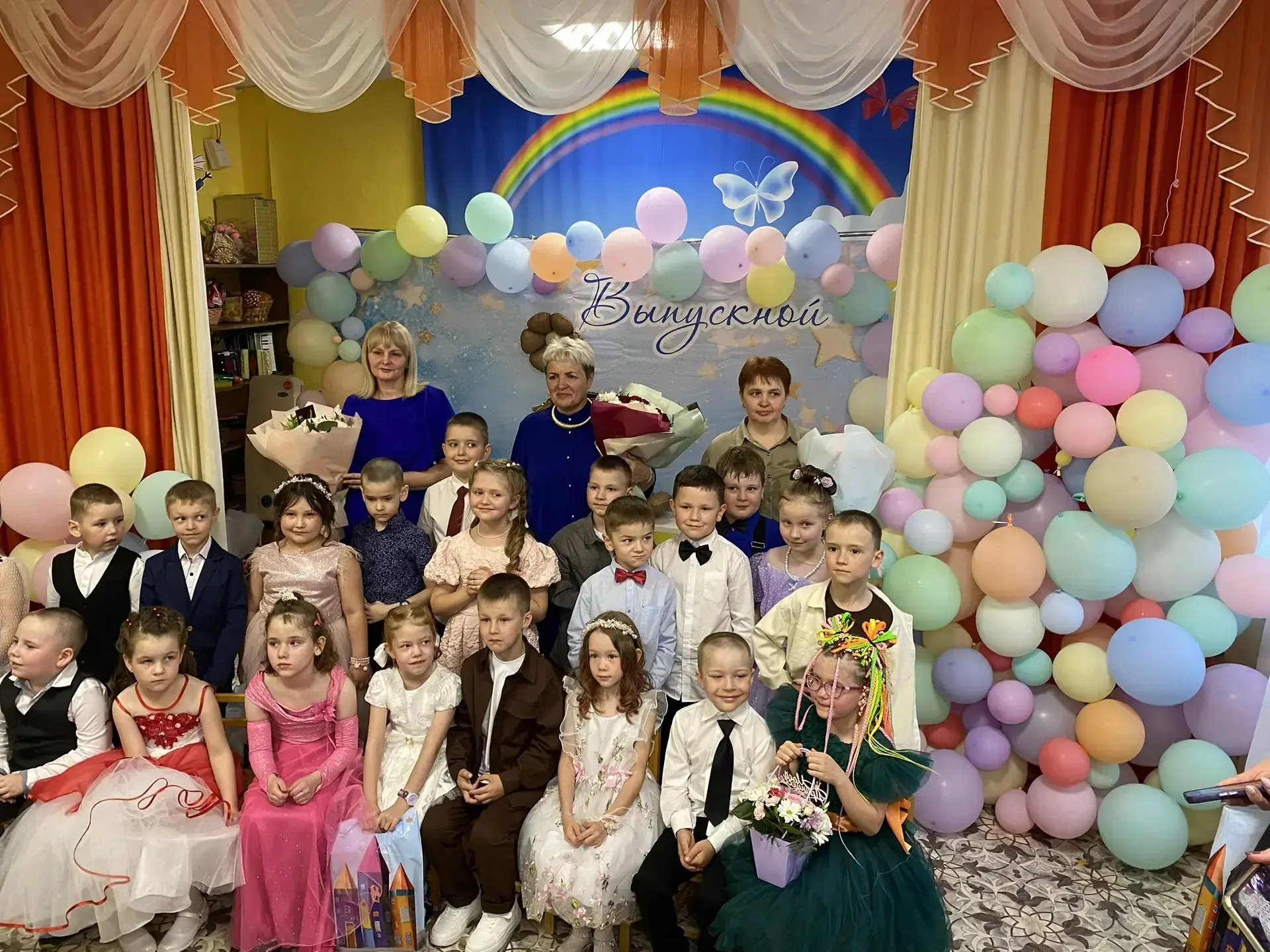 Ах, сколько раз в просторном зале