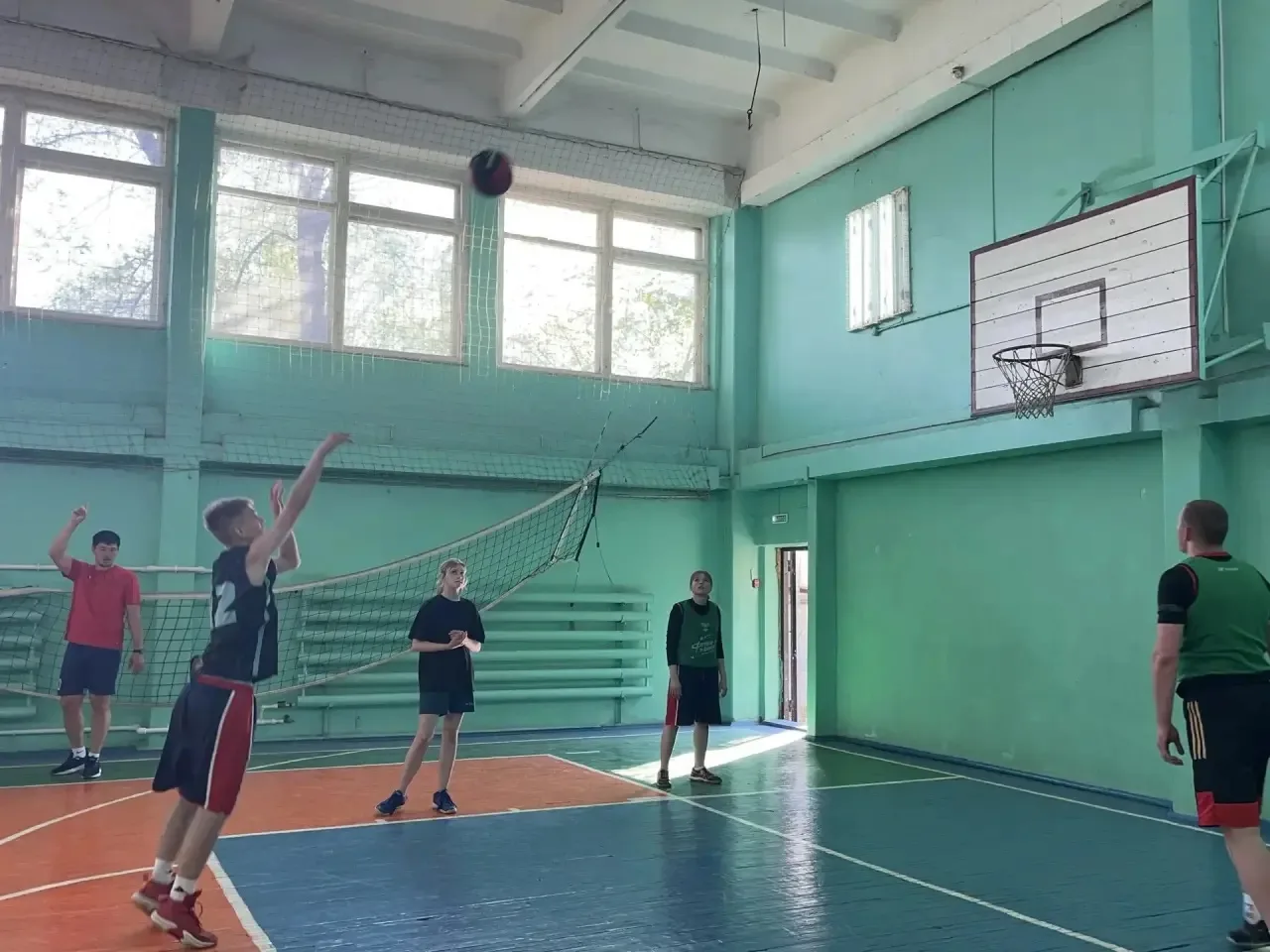 🏀 Турнир по стритболу в честь 81‑й годовщины Великой Отечественной войны 🏀  Вчера в нашей школе прош