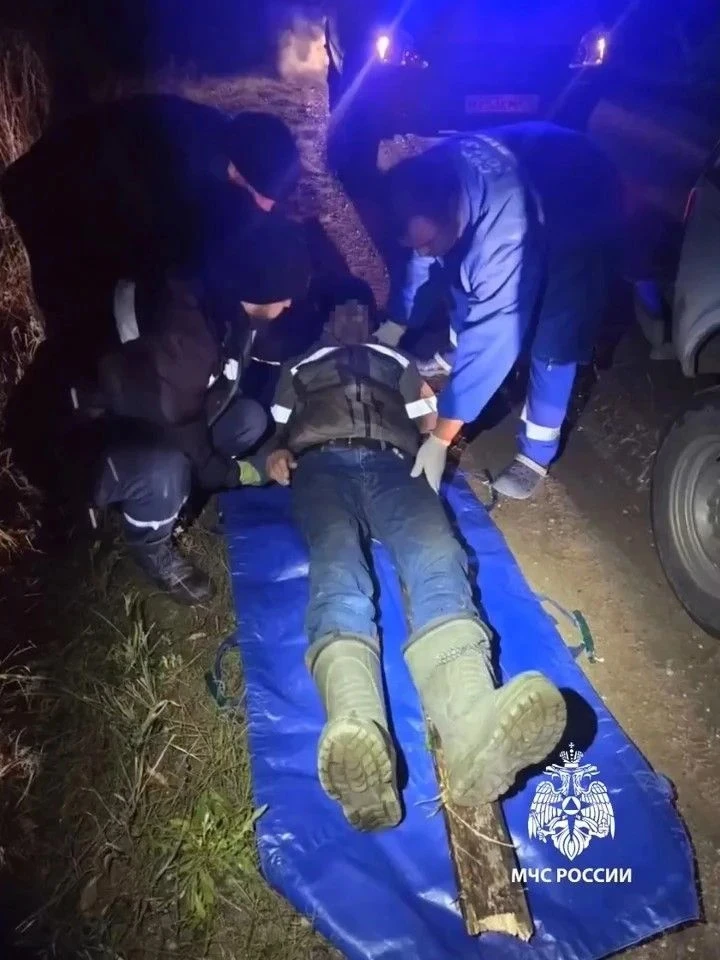 Поехал за яблоками — вернулся на носилках: пенсионера из Альметьевска спасли из заброше...
