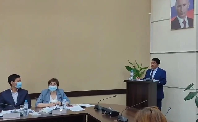 В Тункинском районе переизбрали главу 
 
Депутаты районного совета на внеочередной сессии вновь избр