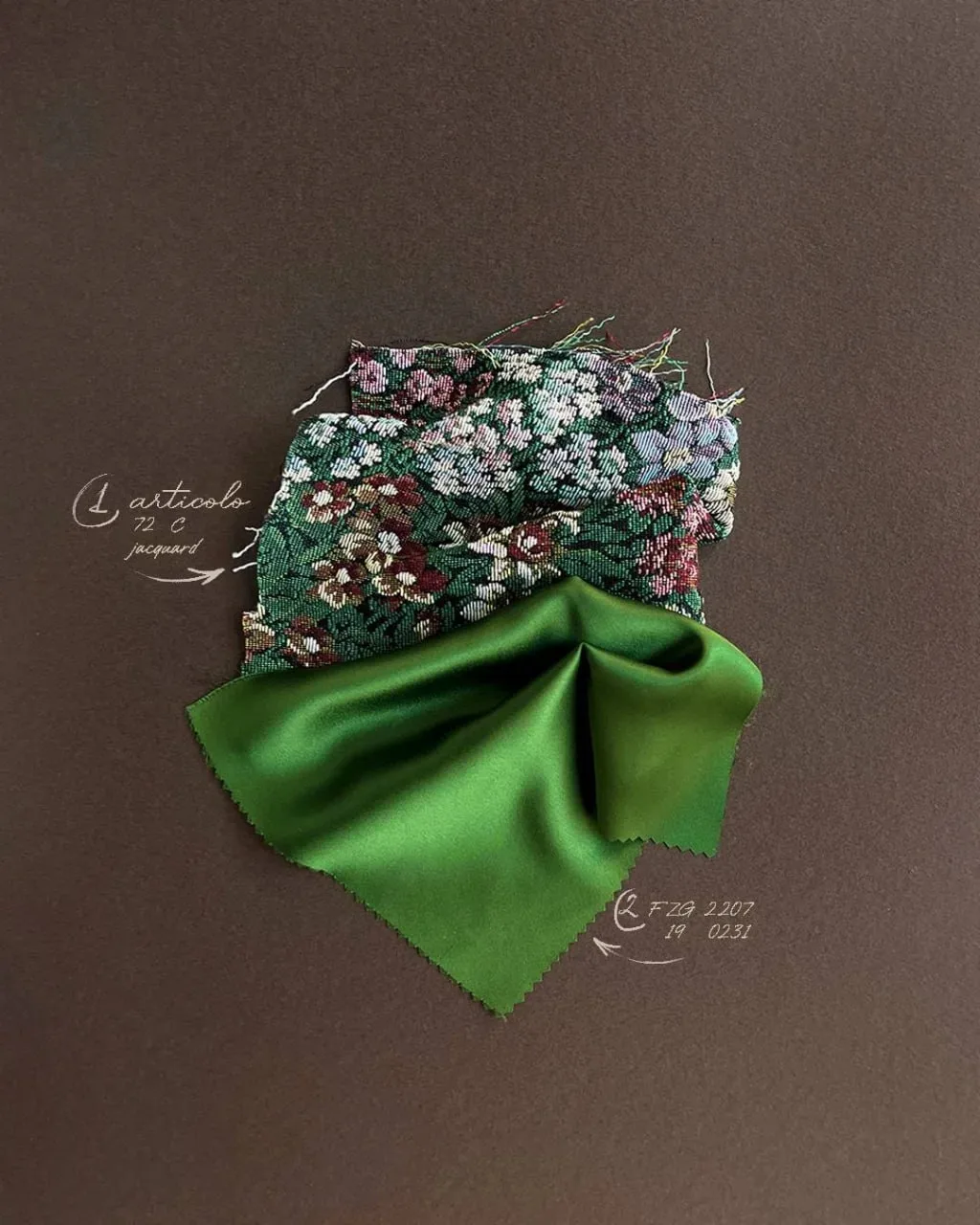 Роскошь от кутюр: Жаккард, покоривший подиум Valentino.