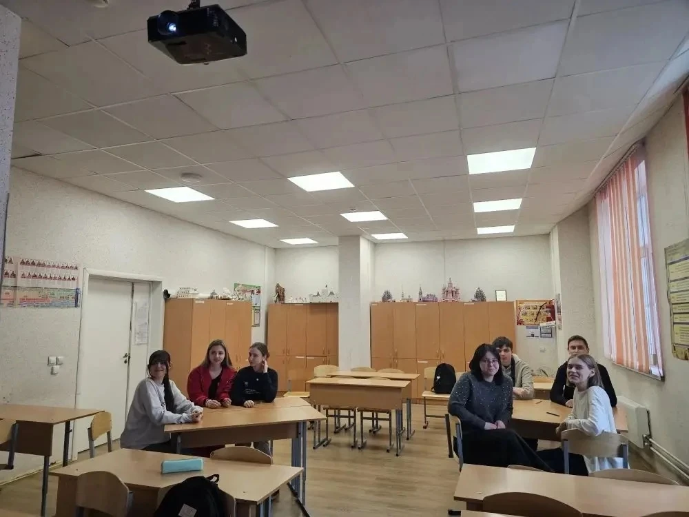 В рамках проекта «Каникулярные клубы Первых» в нашей школе состоялась квест-игра « Поехали», приуроч