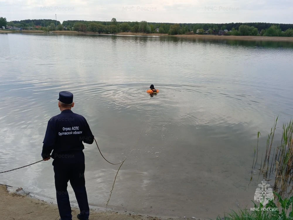🤿Спасатели проводят водолазное обследование мест отдыха на водоемах Орловской области  Сотрудники по