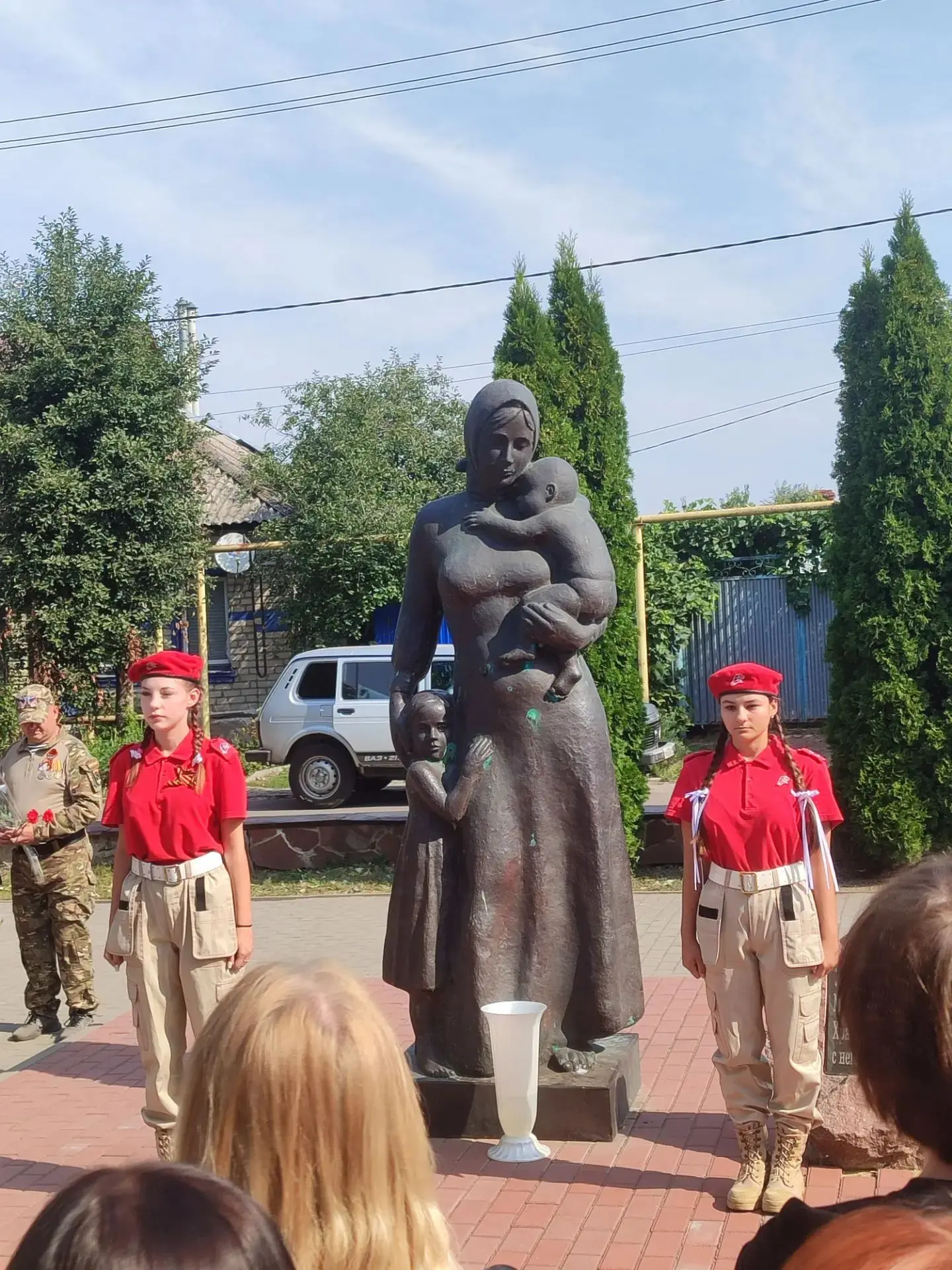 Сегодня, 3 сентября, в сквере «Интернационалистов» города Бутурлиновка прошёл митинг, п...