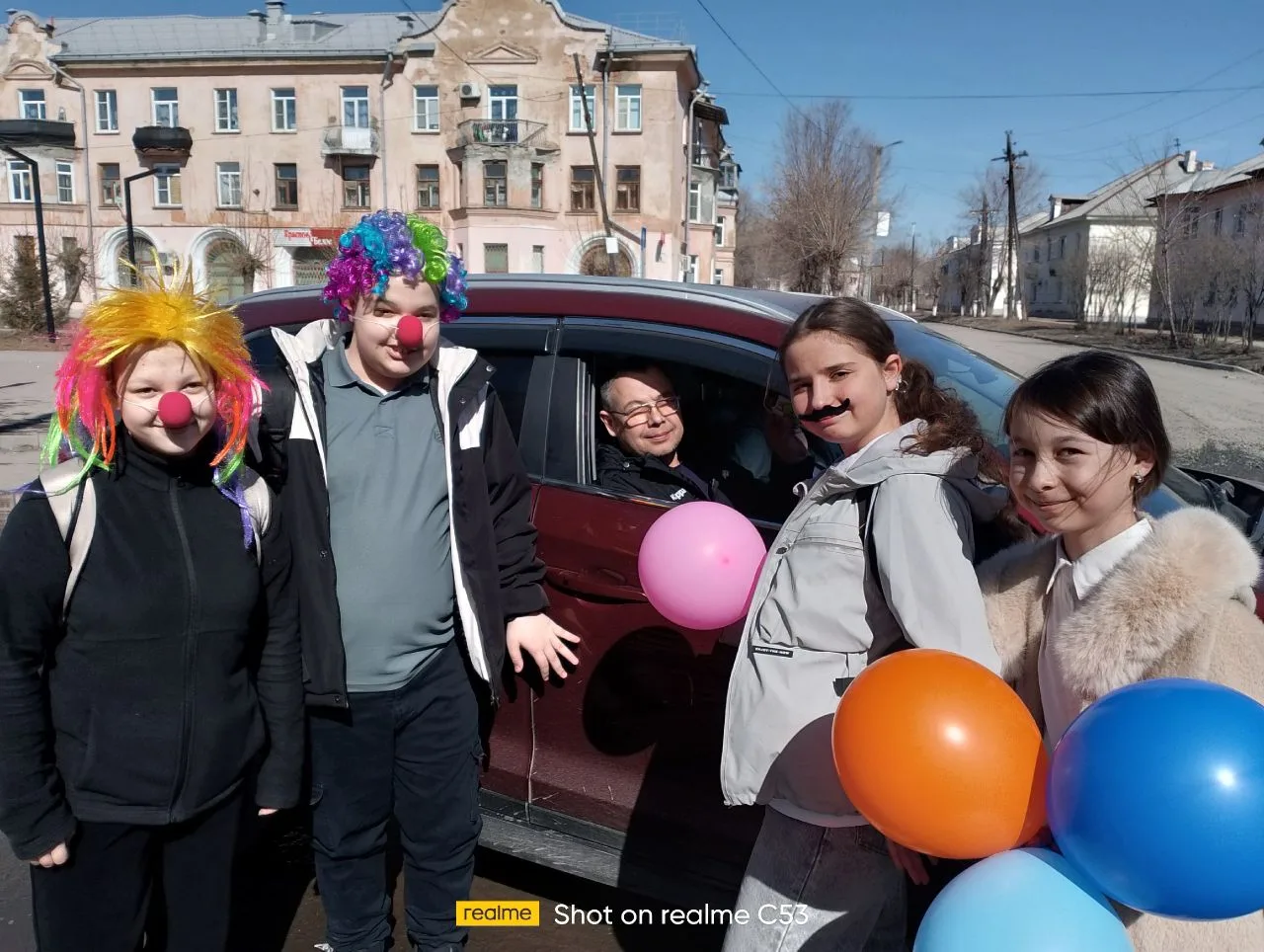 "День смеха" в России - не самый распространённый праздник, но всё же, довольно известный. Волонтёры