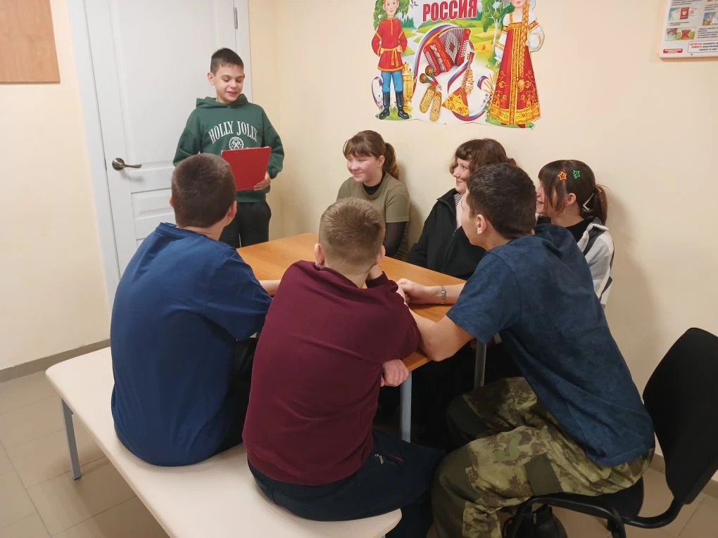 8 февраля в Яблоновском СДК проведена беседа "Здоровый образ жизни - путь для всех". Вм...