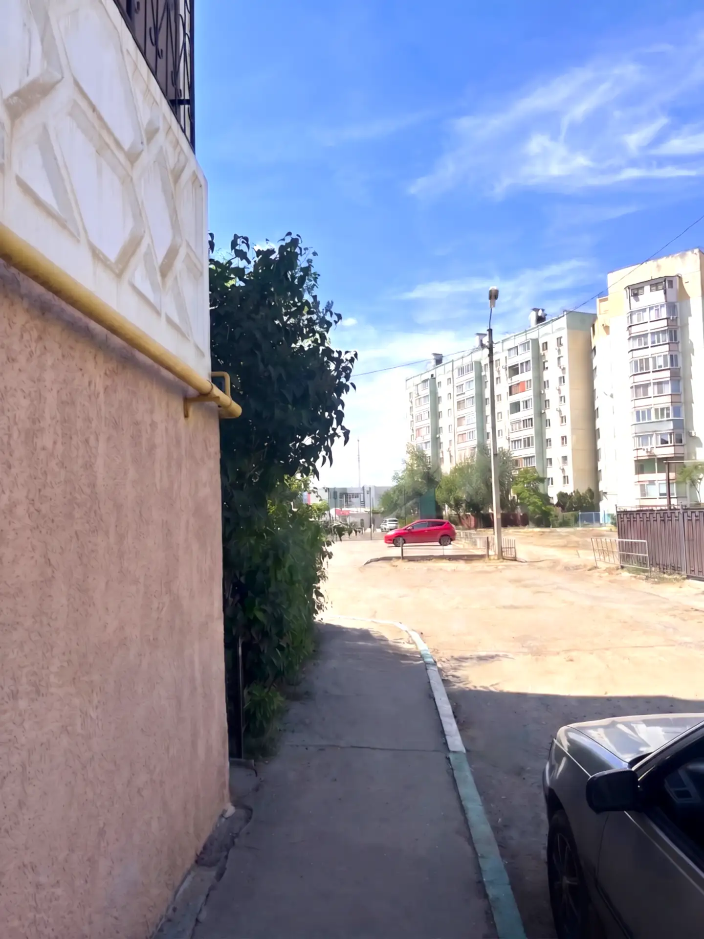 К новости «🚶‍♀️ Свободный проход и ухоженная территория!»