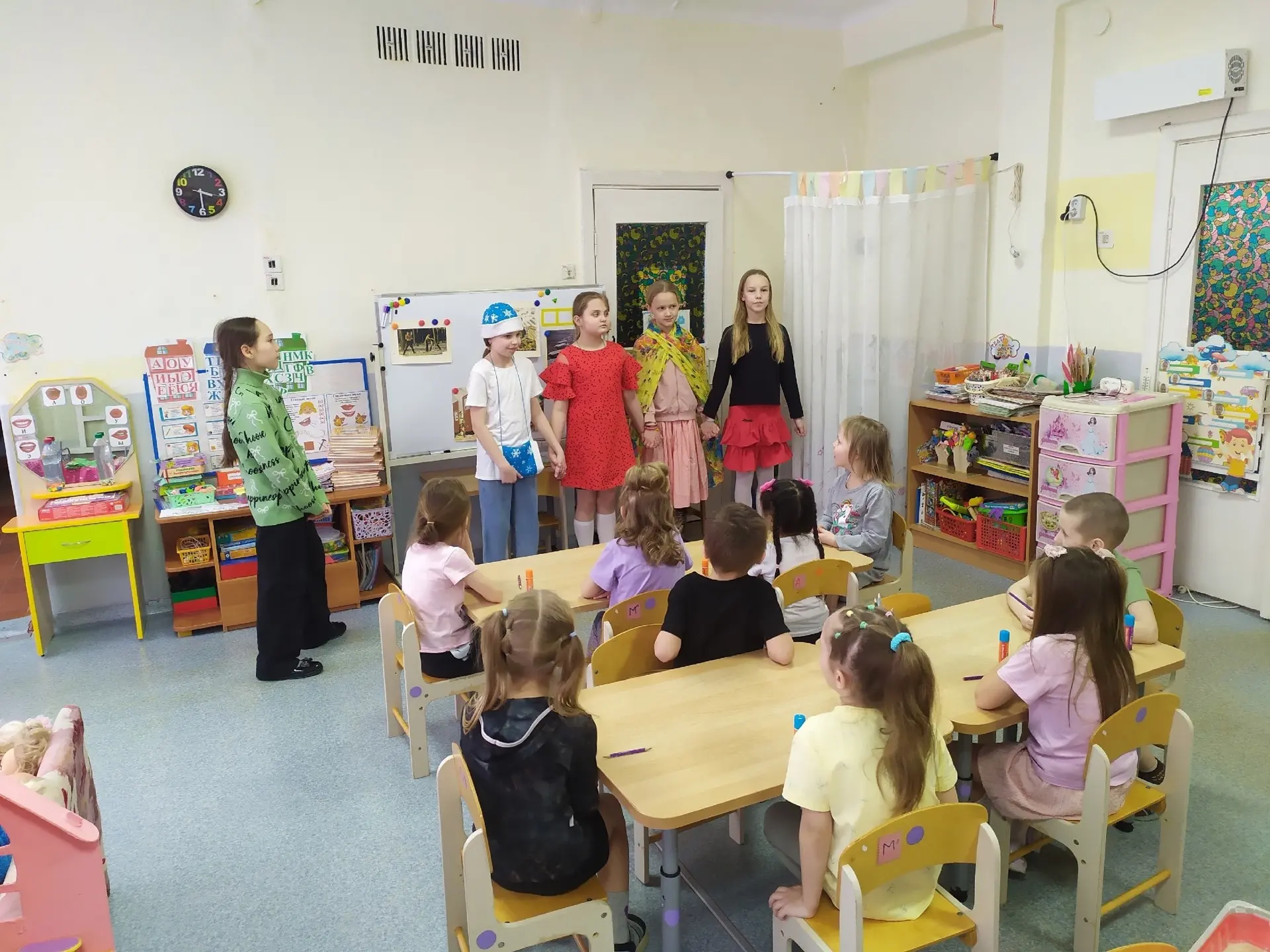 Шефство над малышами: тепло души и мастерство рук   🥞Масленица — праздник солнца, радости и веселья.