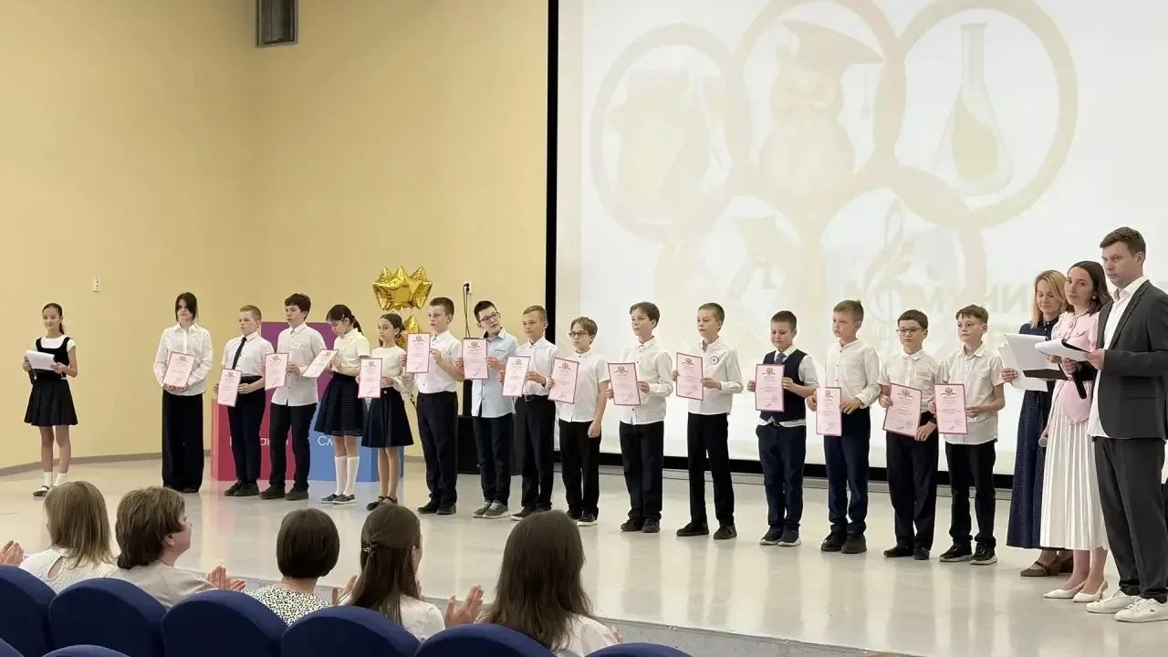 Сегодня в девятой гимназии состоялось яркое и вдохновляющее мероприятие — концерт «Ростки», посвящён