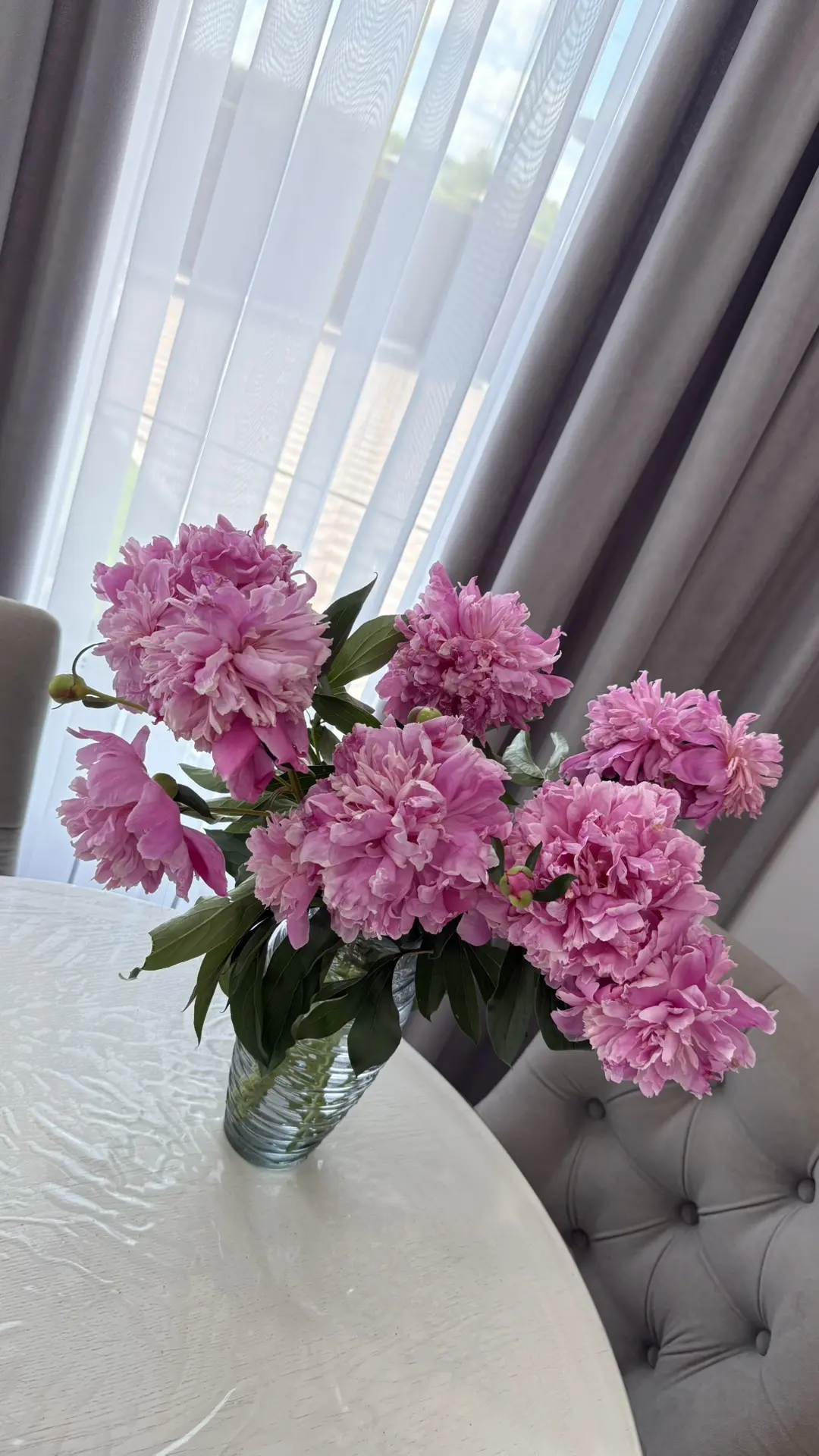 Доброе прекрасное утро 🌸
У многих пионы завяли, а мои еще в бутонах😍