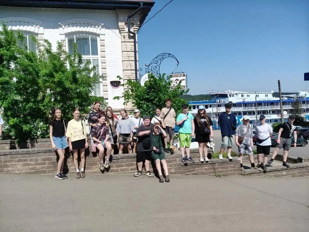 📸 6В на бульваре: солнце, воздух и отличное настроение  21 мая наш дружный 6В класс отправился на пр