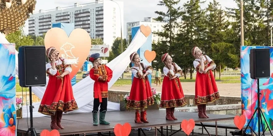 🇷🇺 Концерт ко Дню России в Набережных Челнах

В ДК «КамАЗ» в Набережных Челнах пройдёт концертная 