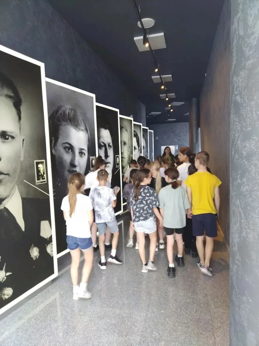 🚌 Сегодня, ребята из 3 «А» и 3 «Е» классов вместе  с классными руководителями  Мирославой Ивановной 