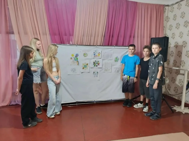 5 сентября 2026 года в клубе «Колос» МБУК «ЦКС “Снежинка”» прошла выставка детских рису...