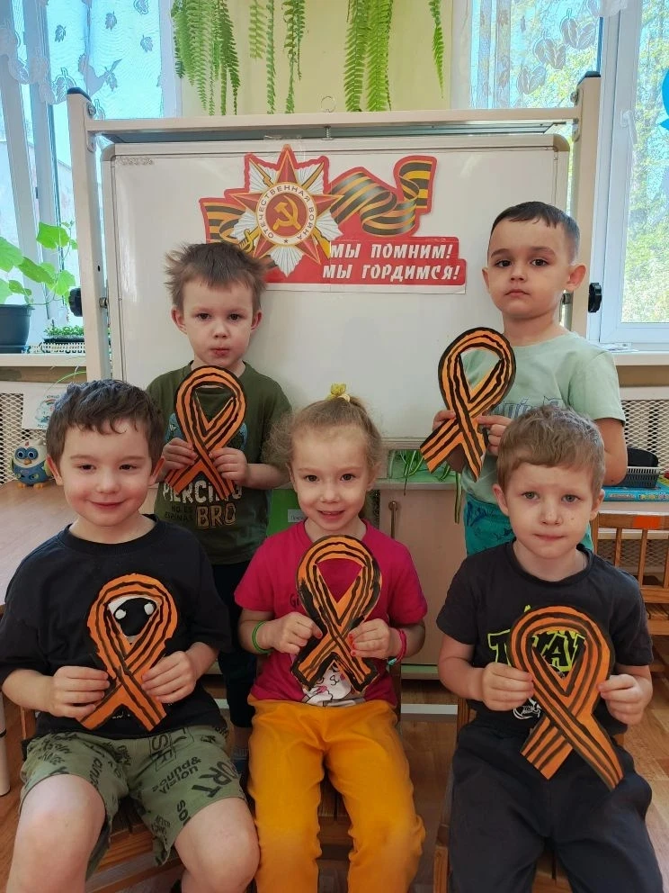 Маленькие патриоты подготовились ко Дню Победы!  Сегодня в средней группе " Ягодка" прошло особенное