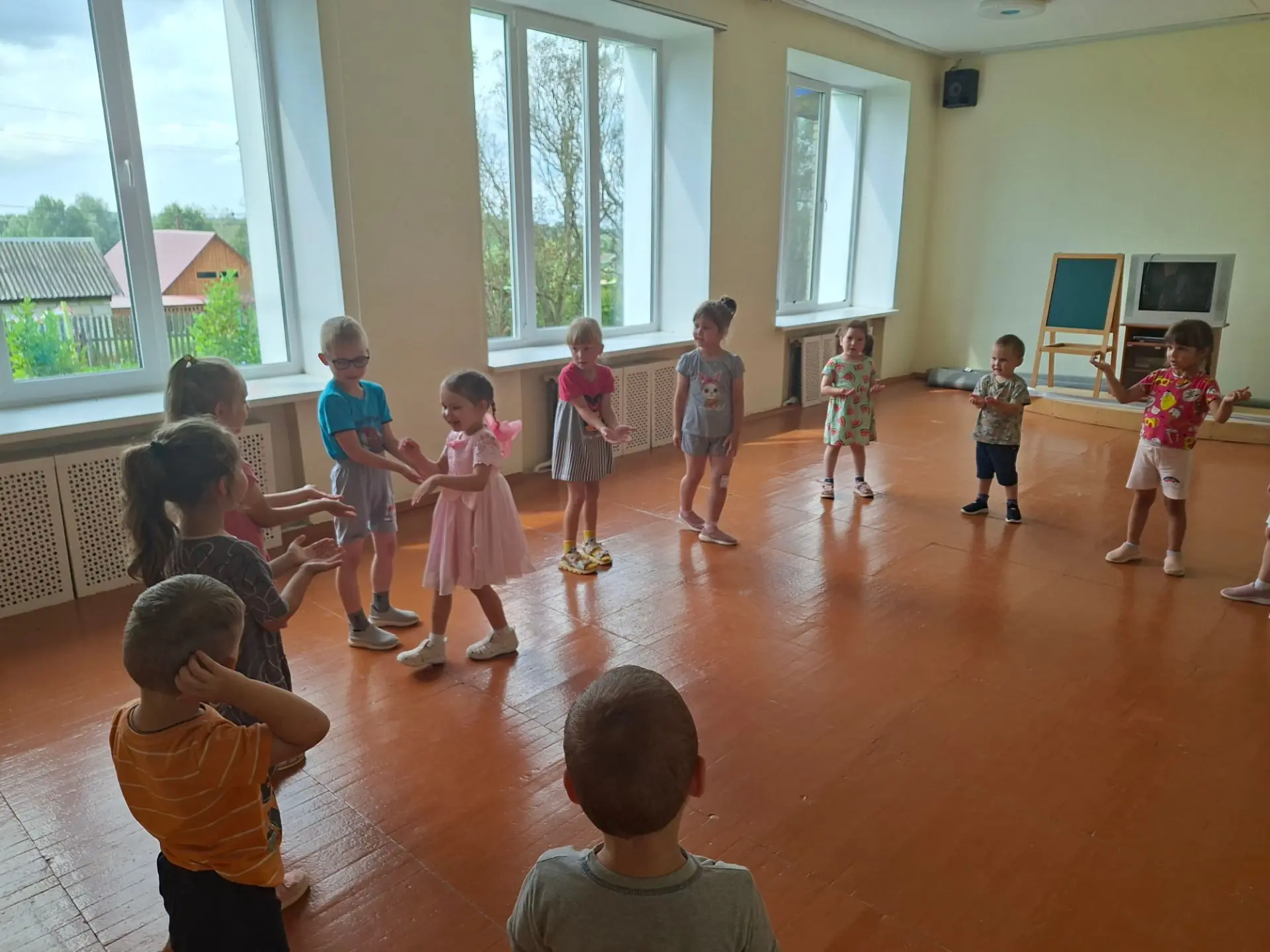 День рождения у Миланы. Поздравляем с 5-летием.  Тебе сегодня 5 лет — какой чудесный возраст: ты сто
