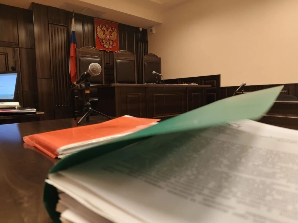 Трое астраханских подростков и их взрослый подельник подозреваются в разбое

Компания избила прохоже